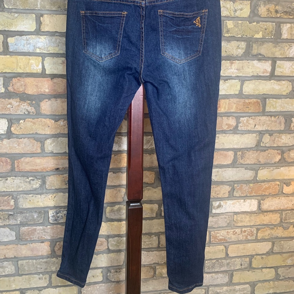 VIP Ripped Skinny Jeans - Picture 6 of 7